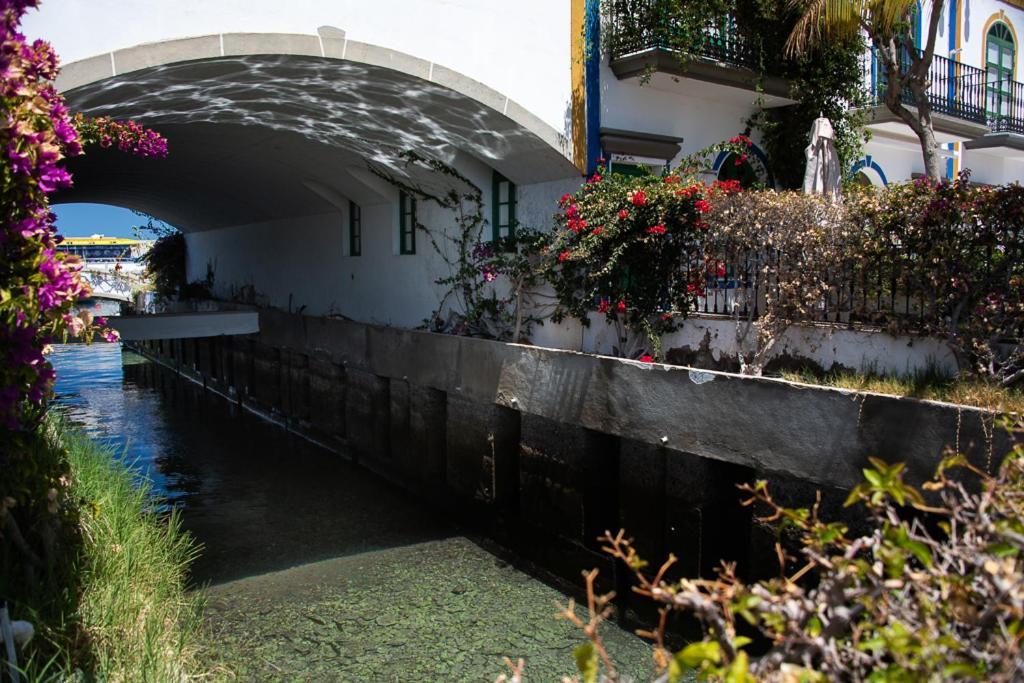 Edificio Playa Apartment Puerto De Mogan Luaran gambar