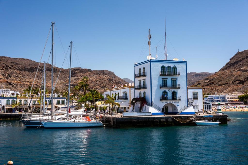 Edificio Playa Apartment Puerto De Mogan Luaran gambar