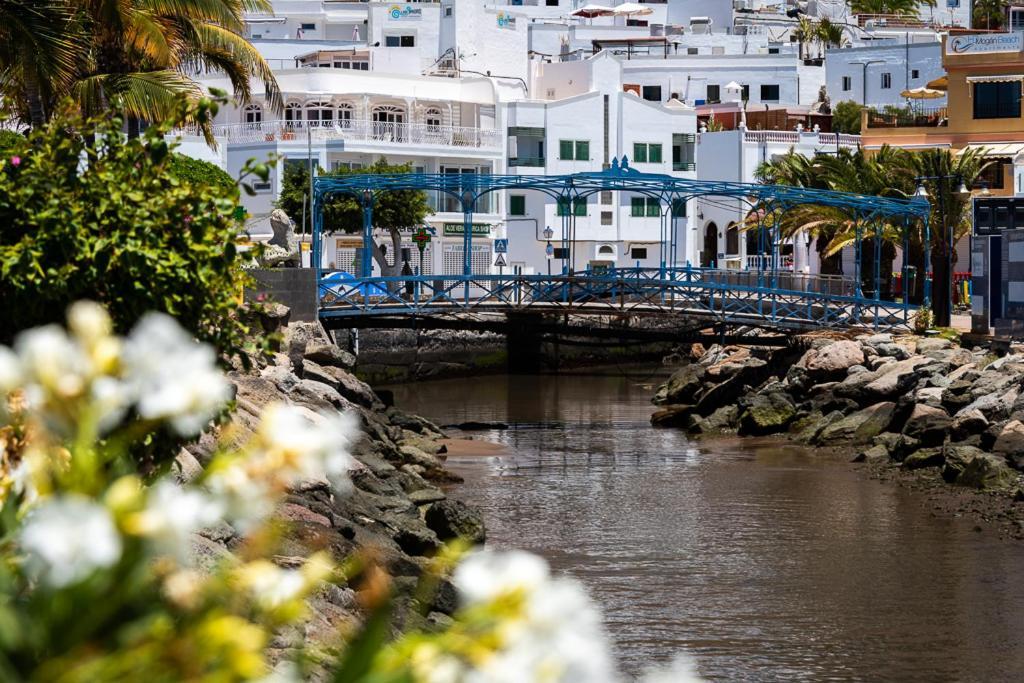 Edificio Playa Apartment Puerto De Mogan Luaran gambar