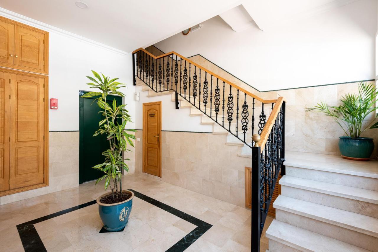 Edificio Playa Apartment Puerto De Mogan Luaran gambar