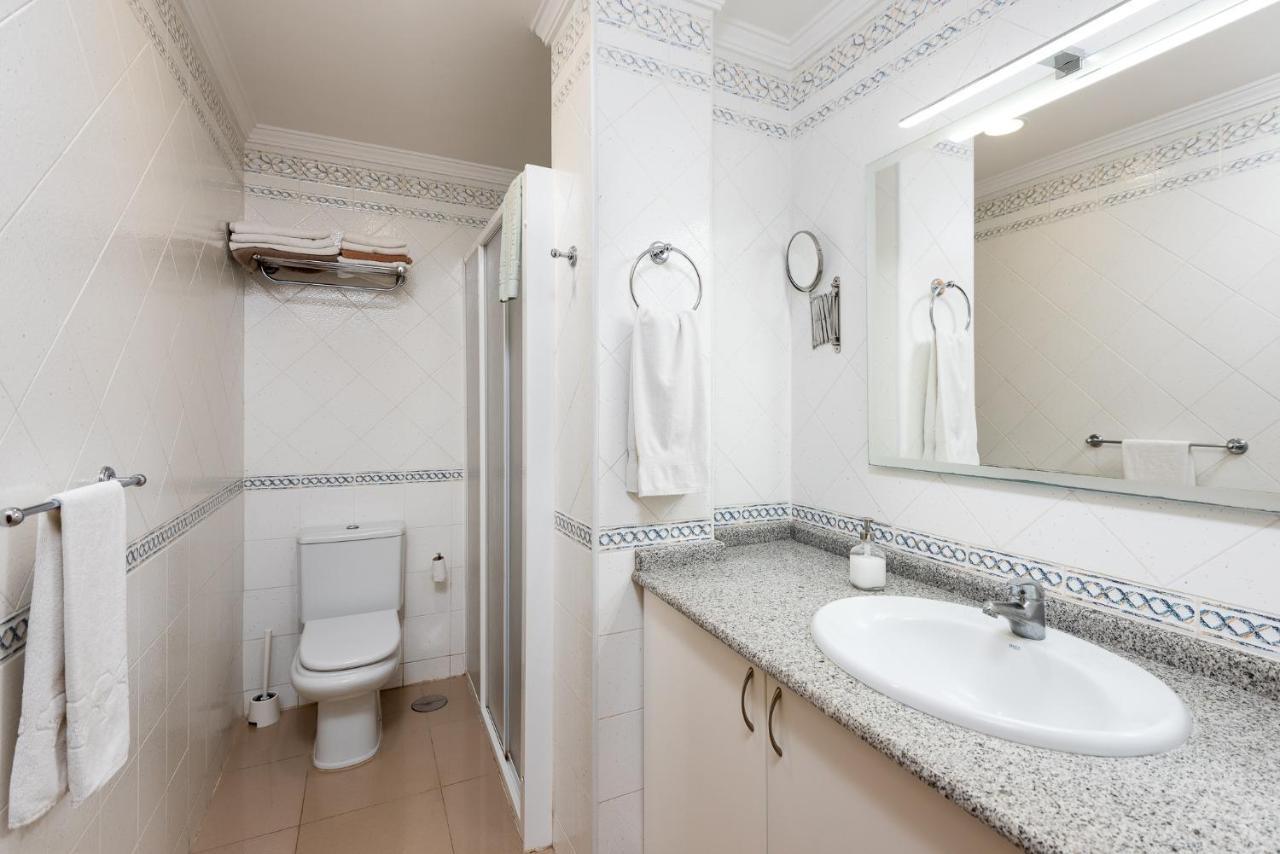 Edificio Playa Apartment Puerto De Mogan Luaran gambar