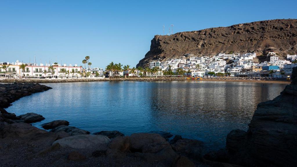 Edificio Playa Apartment Puerto De Mogan Luaran gambar